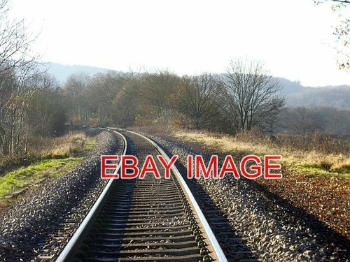Photo tilted track - tilted, towards