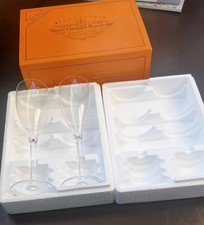 2 x Veuve Clicquot Champagne