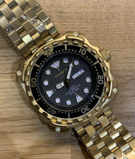 DIVER STYLE WATCH Gold colour