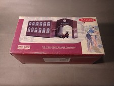 Lledo Trackside BR2002 2 Piece Tin Plate Railway Depot & AEC Wrecker BR Lot K191