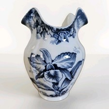 Vintage Wedgwood Vase. Blue