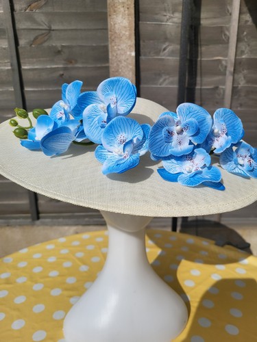 Cream wide brim - , saucer