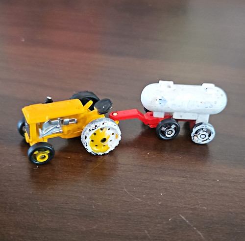 Diecast farm tractor - diecast,