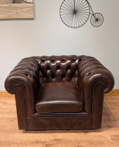 Brown chesterfield leather - chesterfield,