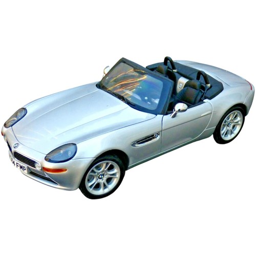 Kyosho bmw e52 james - 1:18,