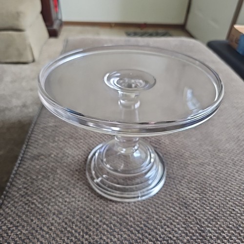Hand blown round pedestal - hand,