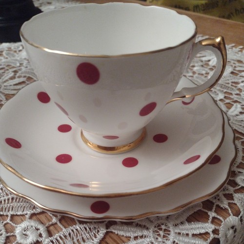 Royal vale red polka - vale,