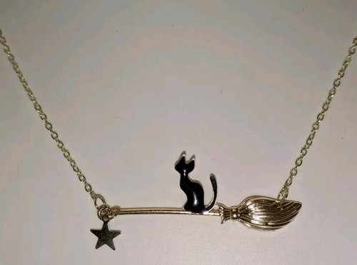 New gold tone necklace - new,