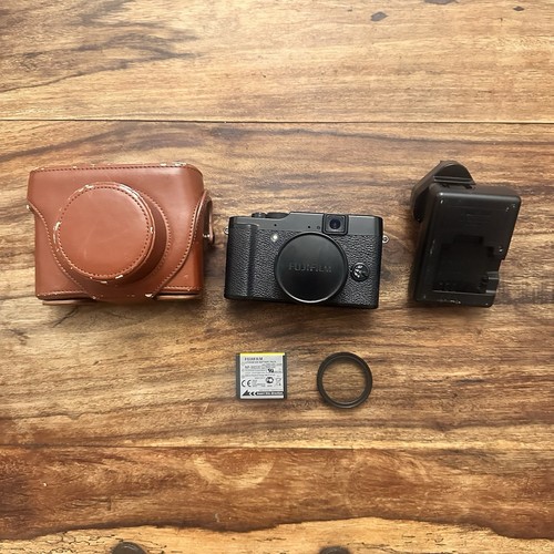 Fujifilm x10 camera - camera, +