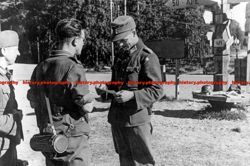 F007594 german soldiers - f007594,