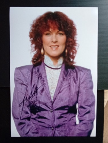 Anni frid lyngstad - anni, signed