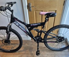 Black and Pink Boss Stealth Mountain Bike 26 Inch Wheels 18 Speed Black and Pink