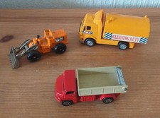 THREE TANSPORT TOYS / DIGGER WITH 2 LORRIES