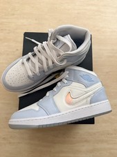 Nike Air Jordan 1 Mid Glitter