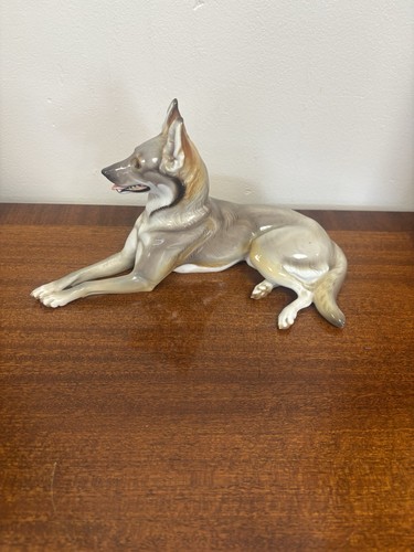 Figure reclining german - reclining,