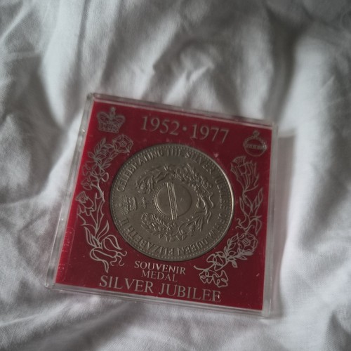 Souvenir medal queen - souvenir,