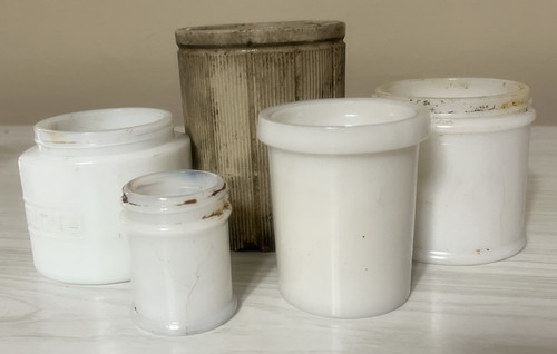Lot vintage white milk - of,