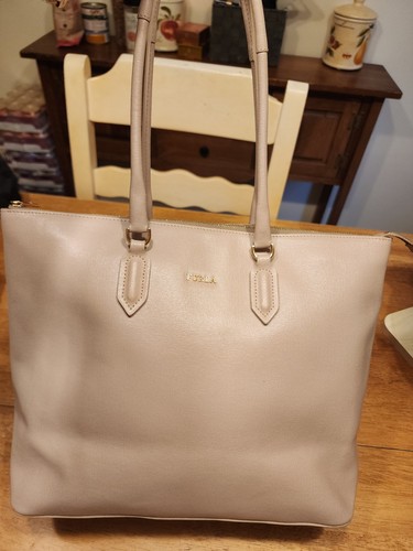 Light pink textured leather - light,