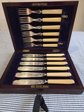 Vintage Boxed Fish Knives