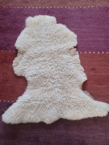 Pre owned natural sheepskin - natural,
