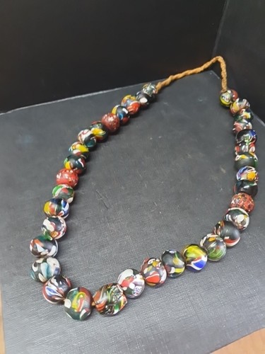 Vintage string black glass - string,