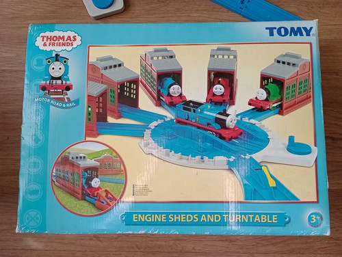 Tomy thomas the tank engine - thomas,