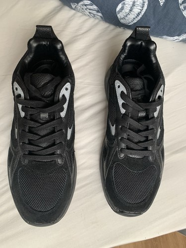 Bee inspired trainers size - trainers,