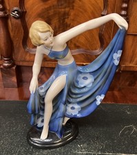 An Art Deco Porcelain Figurine