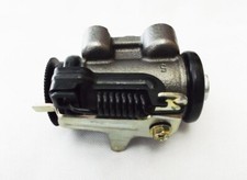 Front of Rear Wheel Cylinder