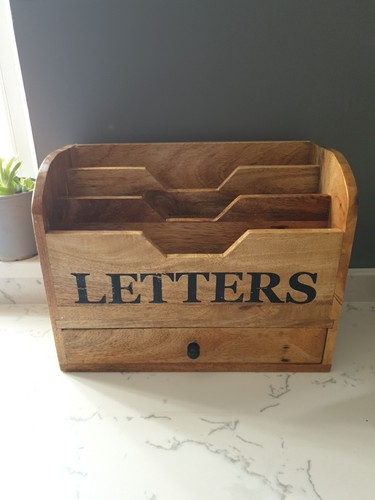 Wooden letter holdet - letter, holdet/organiser