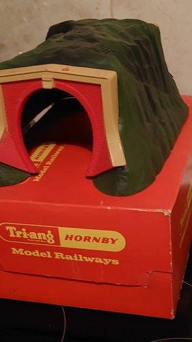 Triang hornby tunnel