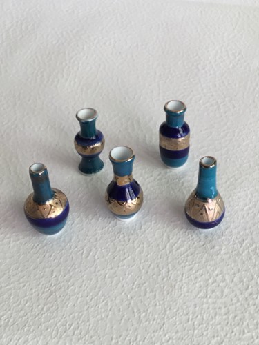 Dolls house scale set of - set,