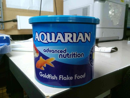 Aquarian goldfish food flakes - aquarian,