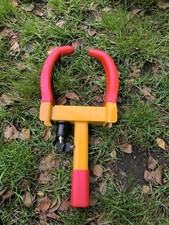 Used Wheel Clamp Claw Style Security Universal Lock Trailer Caravan with 2 keys