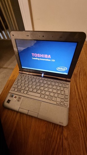 Toshiba nb200 10z netbook - toshiba, nb200-10z