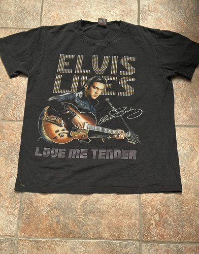 Elvis presley lives - -,