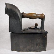 Antique SAD IRON ~ Cast Iron ~