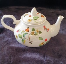 Teapot Fine Bone  China England rs48