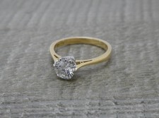 Stunning 18ct Gold 0.65ct