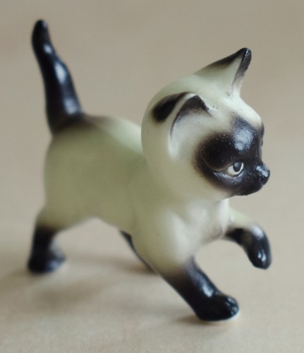Cat ornament cream with - cat,