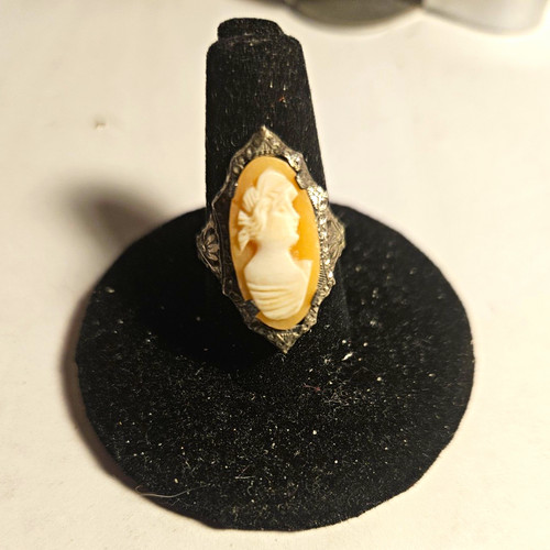 Oval lady portrait cameo ring - lady,