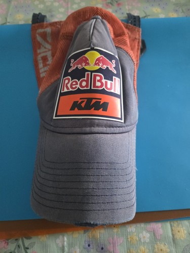 Unisex red bull cap - red,