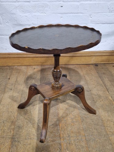 Small pedestal side - ,