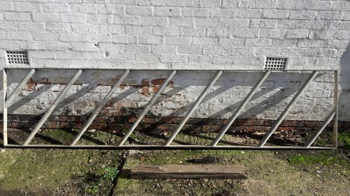 Cattle feed barrier 10ft - feed, 3m/10ft