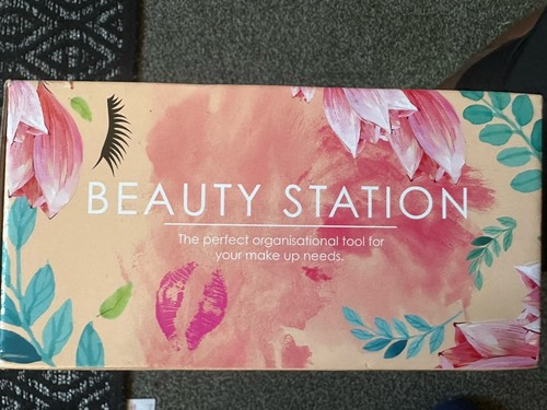 Beauty tutorial station - beauty,