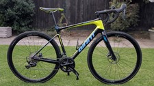 Giant Defy Advanced Pro 0  Carbon Disc Road Bike medium size.