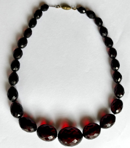Faceted cherry amber - faceted, bead