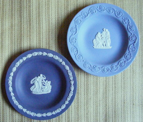 Wedgwood blue white - &,