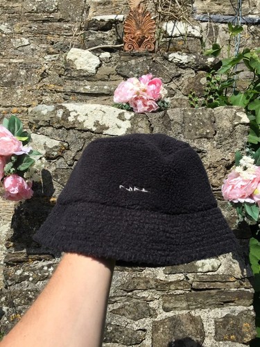 Nike black fleece - bucket,