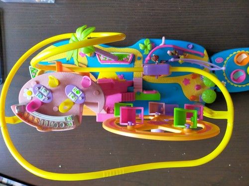 Polly pocket amusement - amusement, park
